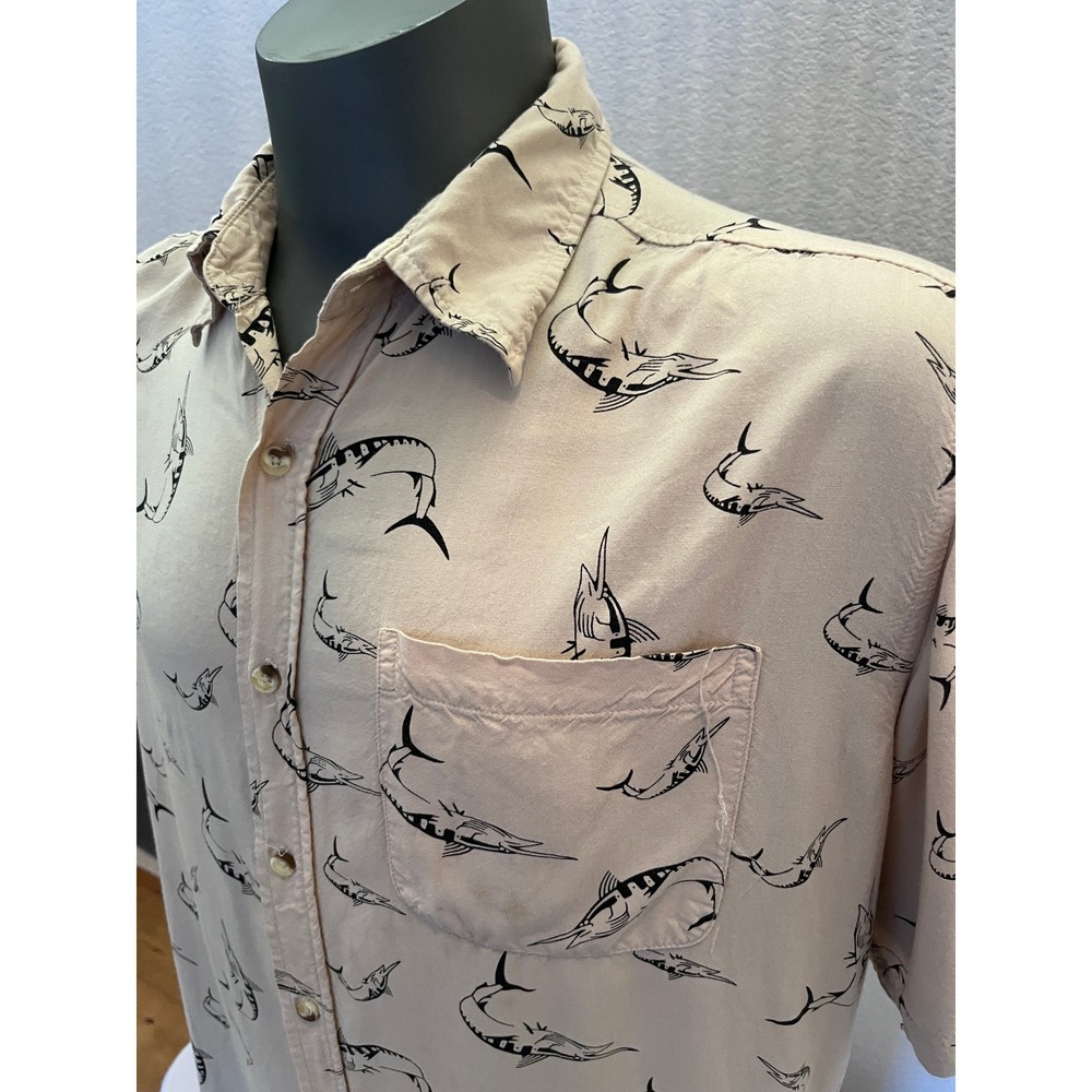 Junction West Swordfish Shirt Mens Large Tan Excellent Rayon Fish Camp Button Up